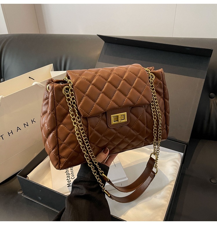 Quilted Chain Bag For Women Large Capacity Fashion Luxury Bag Autumn Winter Shoulder Crossbody Bag Designer Bag Textured Hot Free Delivery To Your Doo
