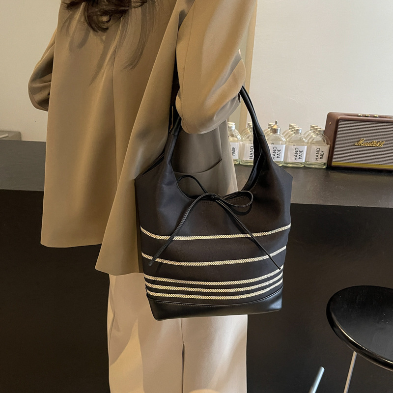 Autumn New Women s Shoulder Bag New Women s Handbag Autumn Texture Commuting Large Capacity Striped Canvas Handbag Autumn New Designer Bag Women s Tot