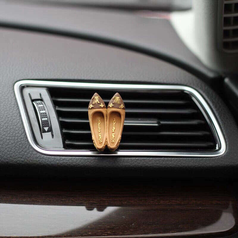 Aromatherapy Car-Mounted Aromatherapycar Perfume Air Conditioner Vent Fragrance Internet Celebrity High-End Bag Shoes Women Car Diffuser Plaster Decor