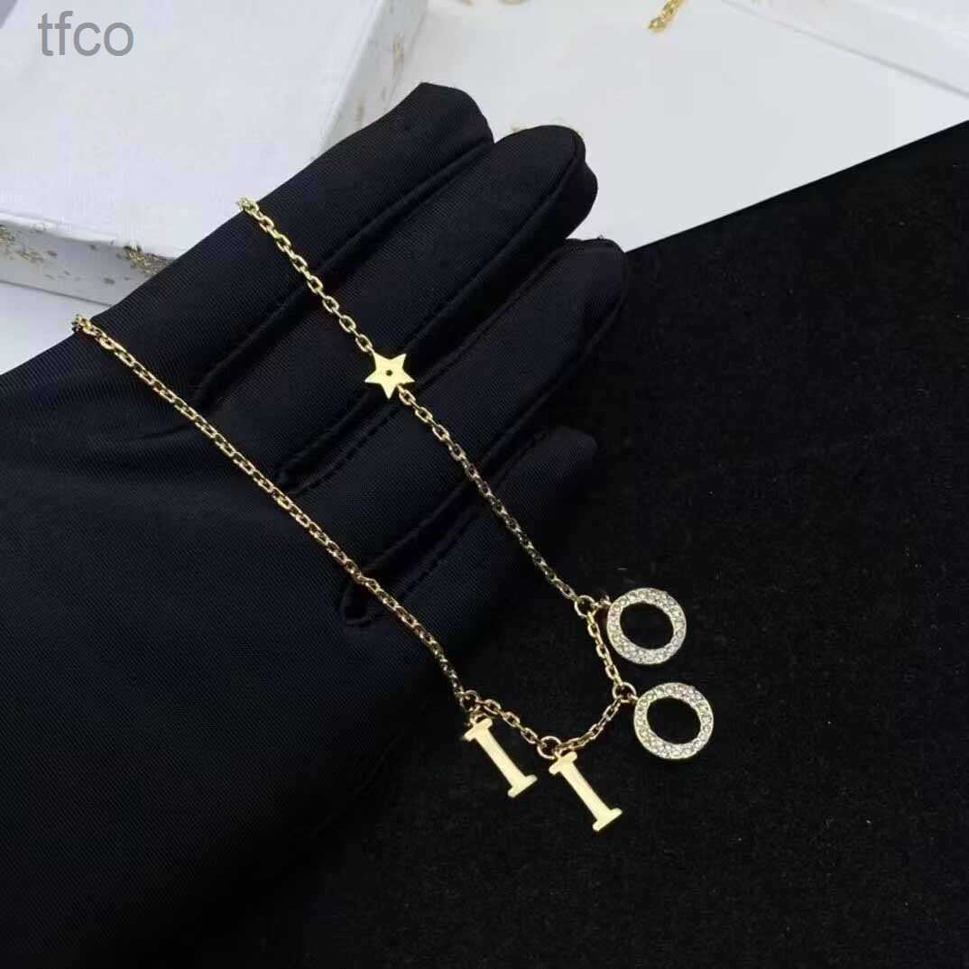 Designer jewelry Women choker Pendant Necklaces Bracelet earrings ring Classic letter style for party wedding