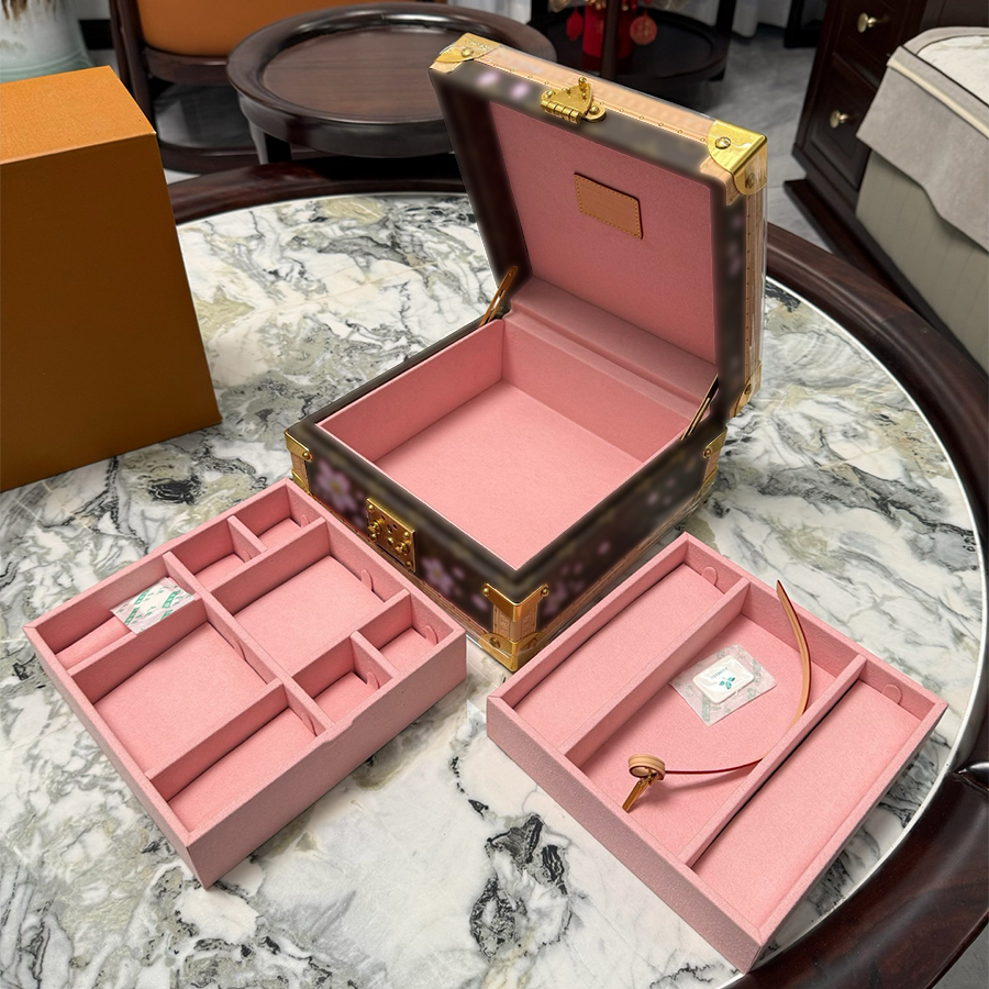 Jewelry Box Watch Boxs Designer Luxury Flower Letters Bracelet Genuine Leather Rings Necklaces Classic Packaging Boxes Monogram Deposit Premium Suede Watch Case
