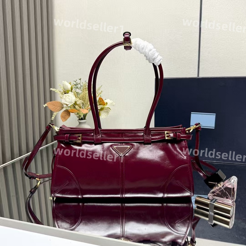 Designer Soft Lux Shoulder Bag Classic Bonnie Oil Waxed Patent Leather Handbag Ladies Luxury Luxury Crossbody Bag Fashion Exquisite Shoulder Bag