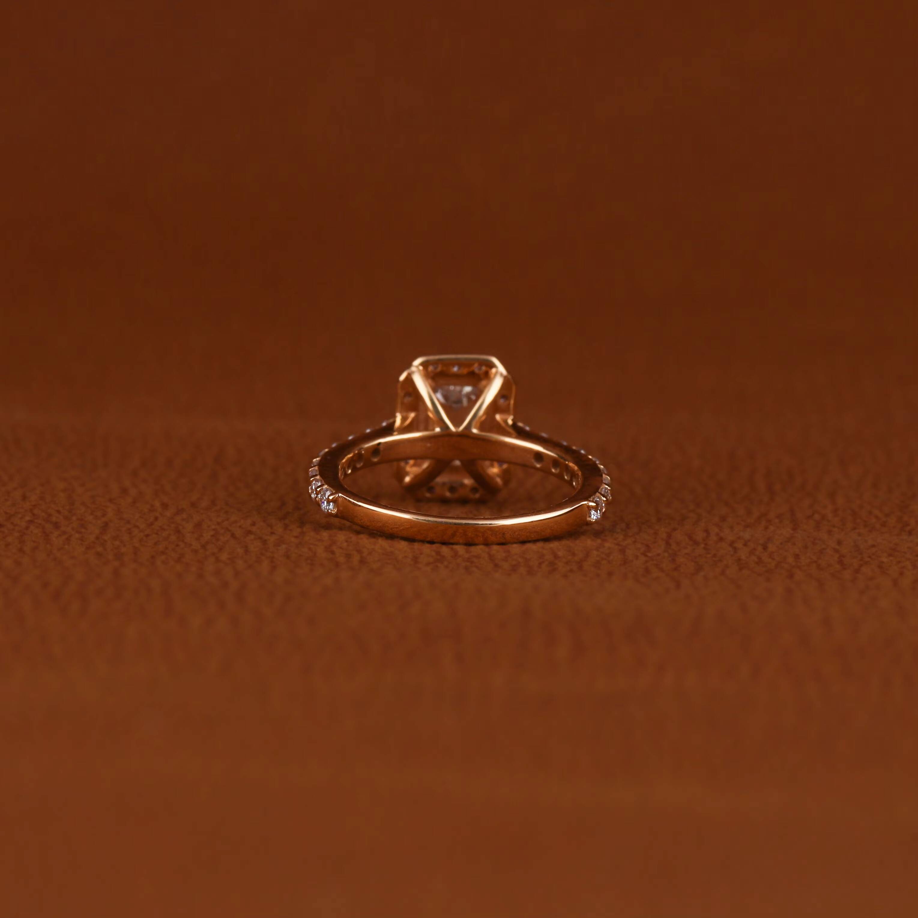 Sterling Silver Luxurious Emerald Cut Lab Grown Diamond Engagement Ring with Trendy Halo Setting IGI Certified Gift for Women