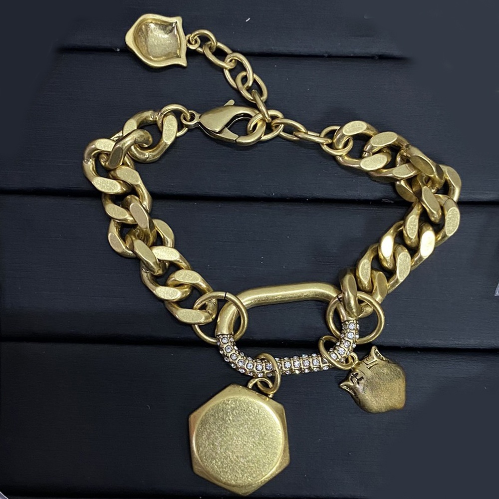 CX819UAHS7 Fashion Exquisite Bracelet Necklace Vintage Retro Sparkle Jewelry Fashionable Designer Earrings Ear pieces Delicate Ear studs Fashion Accessories