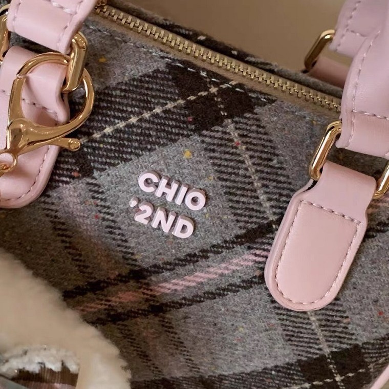 Free delivery designer bags Boston bag Pillow bag women new versatile handbag single shoulder crossbody bag Soft Vegan Leather red white