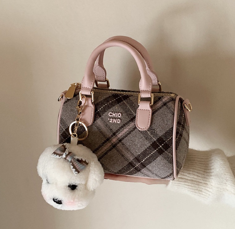 Free delivery designer bags Boston bag Pillow bag women new versatile handbag single shoulder crossbody bag Soft Vegan Leather red white