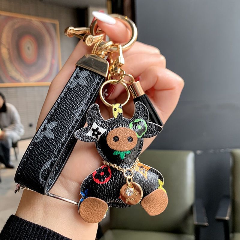 Charm Women Key Rings keychain Retro-Cool Cherry Motif In Glittery Resin Clip it To Favorite Bag Set of Keys For Refreshing Style key chain Lanyard