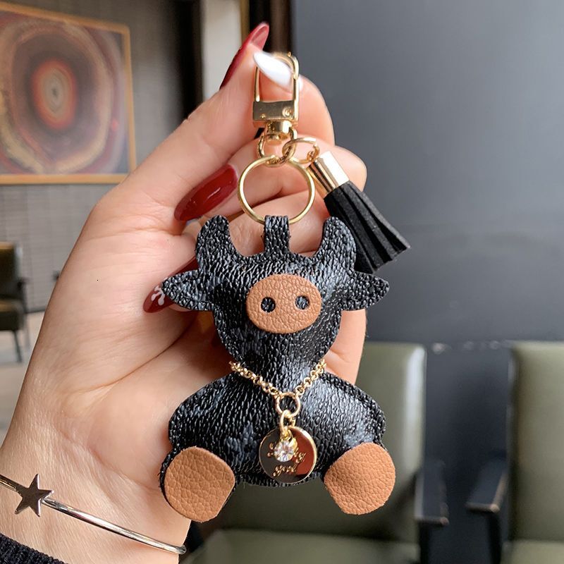 Charm Women Key Rings keychain Retro-Cool Cherry Motif In Glittery Resin Clip it To Favorite Bag Set of Keys For Refreshing Style key chain Lanyard