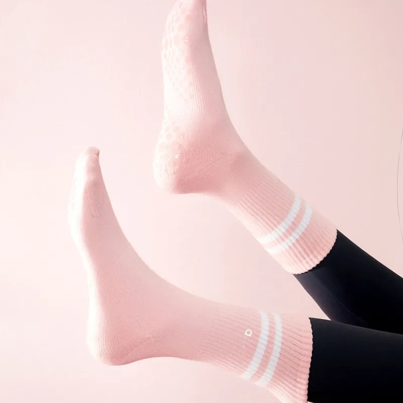 A115 Women Pilates Non-slip Yoga Socks Women's Indoor Fitness Dance Middle Tube Yoga Socks Sports Fitness Socks