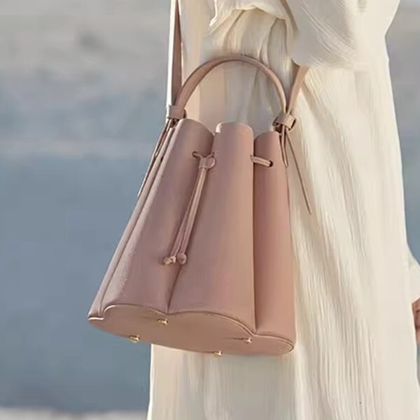 2025 New Polene Niche Design for Women Trendy Single Shoulder Fashion Crossbody Handbag Petal Bucket Bag 91b