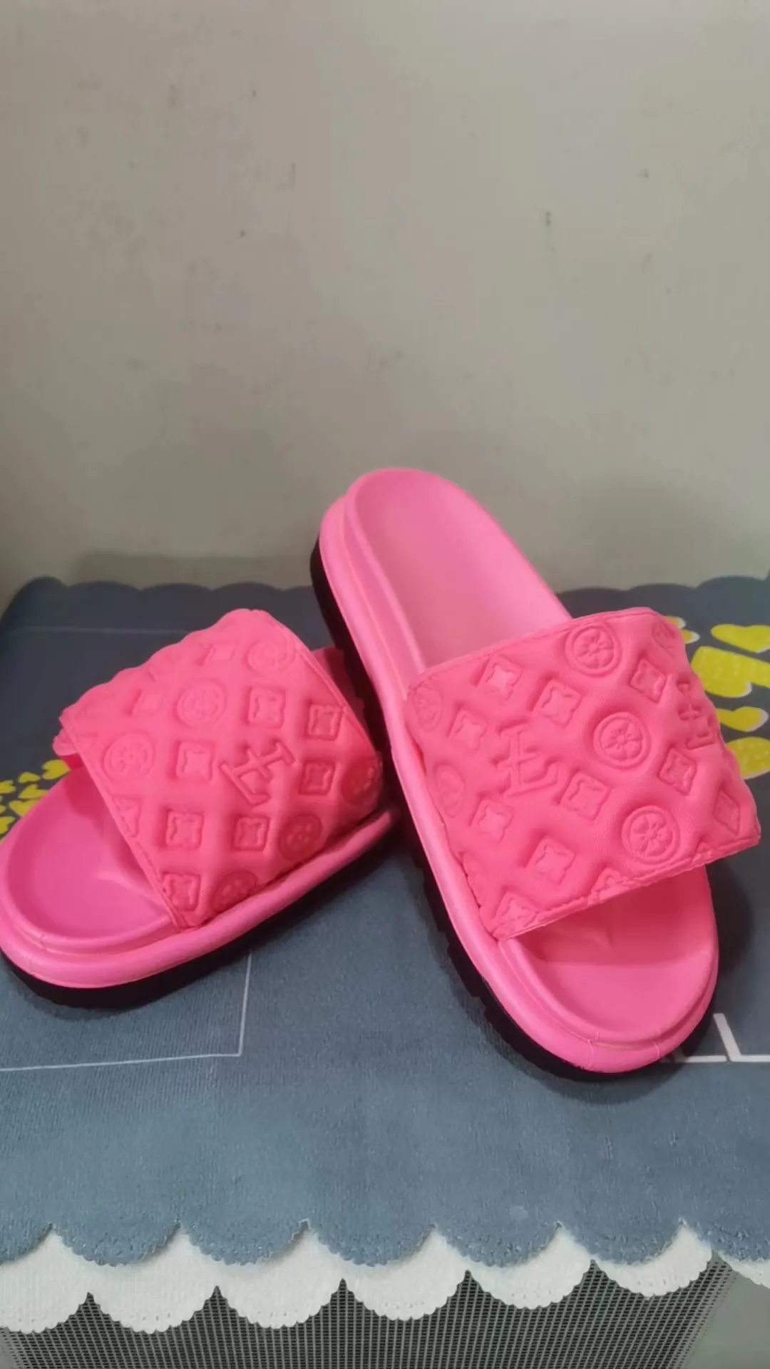 Designer Sandals Slider Slipper for Womens Slides Slippers Trainers Flip Flops hot Sandles Women shoes size 36-41 high qualtiy