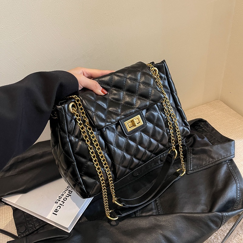 Quilted Chain Bag For Women Large Capacity Fashion Luxury Bag Autumn Winter Shoulder Crossbody Bag Designer Bag Textured Hot Free Delivery To Your Doo
