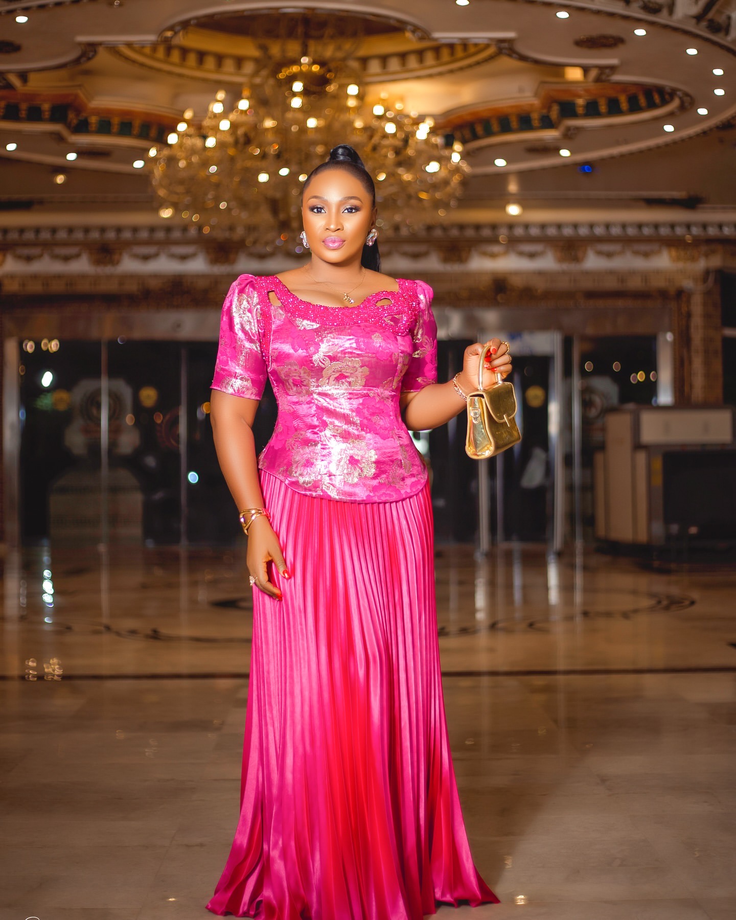 2025 plus size fuchsia aline mother of bride dresses beaded eastic satin prom evening party mamas dress vintage 50s birthday wedding guest groom mothe