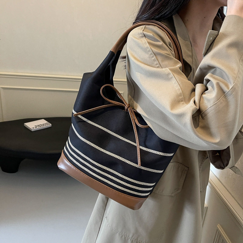Autumn New Women s Shoulder Bag New Women s Handbag Autumn Texture Commuting Large Capacity Striped Canvas Handbag Autumn New Designer Bag Women s Tot