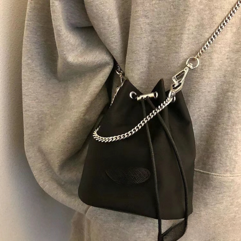 New Mini Nylon Shoulder Bags With Two Chain Belts Drawstring Bucket Crossbody Bag Mini-pouch Luxury Designer Fashion Cross Body Phone Bag New Women's Handbag 3332