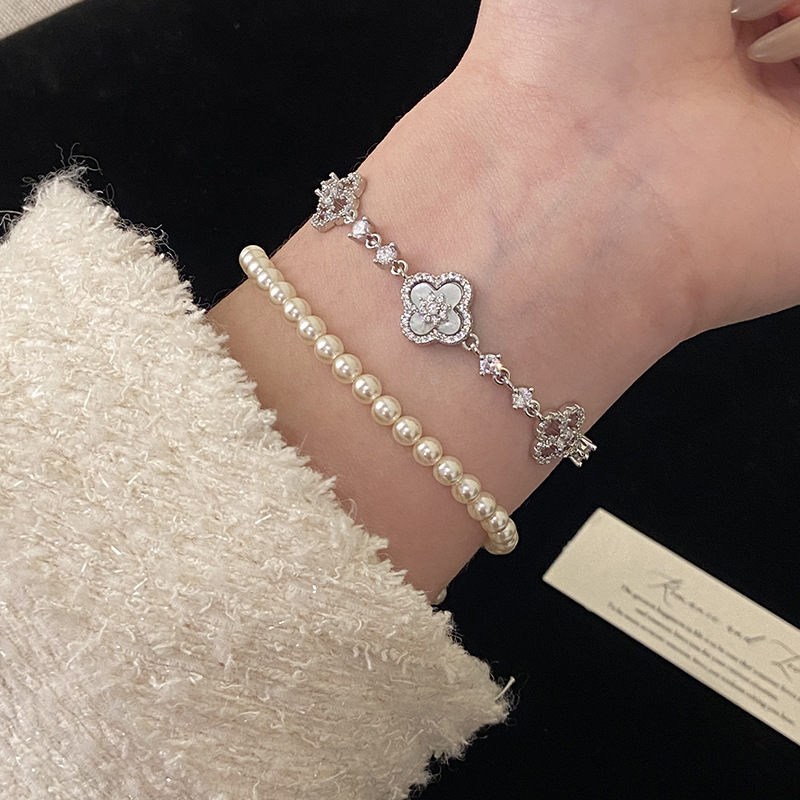 Natural Pink Shell Four-Leaf Flower Zircon Pullable Bracelet for Women Hollow Design Sense Elegant Exquisite Light Jewelry - view 4