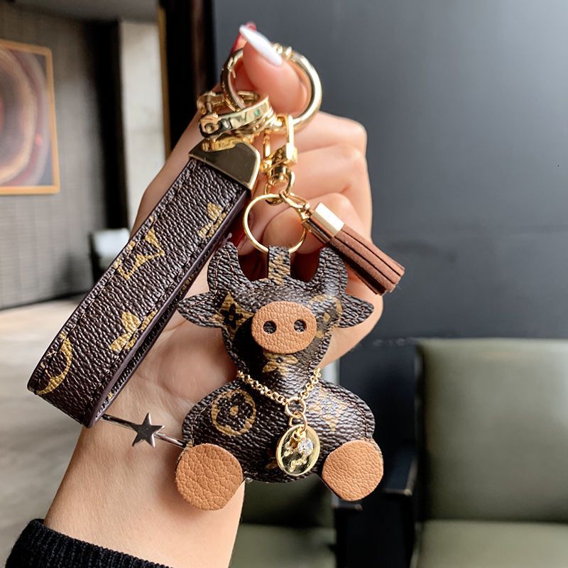 Charm Women Key Rings keychain Retro-Cool Cherry Motif In Glittery Resin Clip it To Favorite Bag Set of Keys For Refreshing Style key chain Lanyard