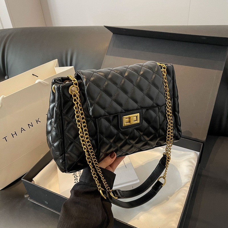 Quilted Chain Bag For Women Large Capacity Fashion Luxury Bag Autumn Winter Shoulder Crossbody Bag Designer Bag Textured Hot Free Delivery To Your Doo