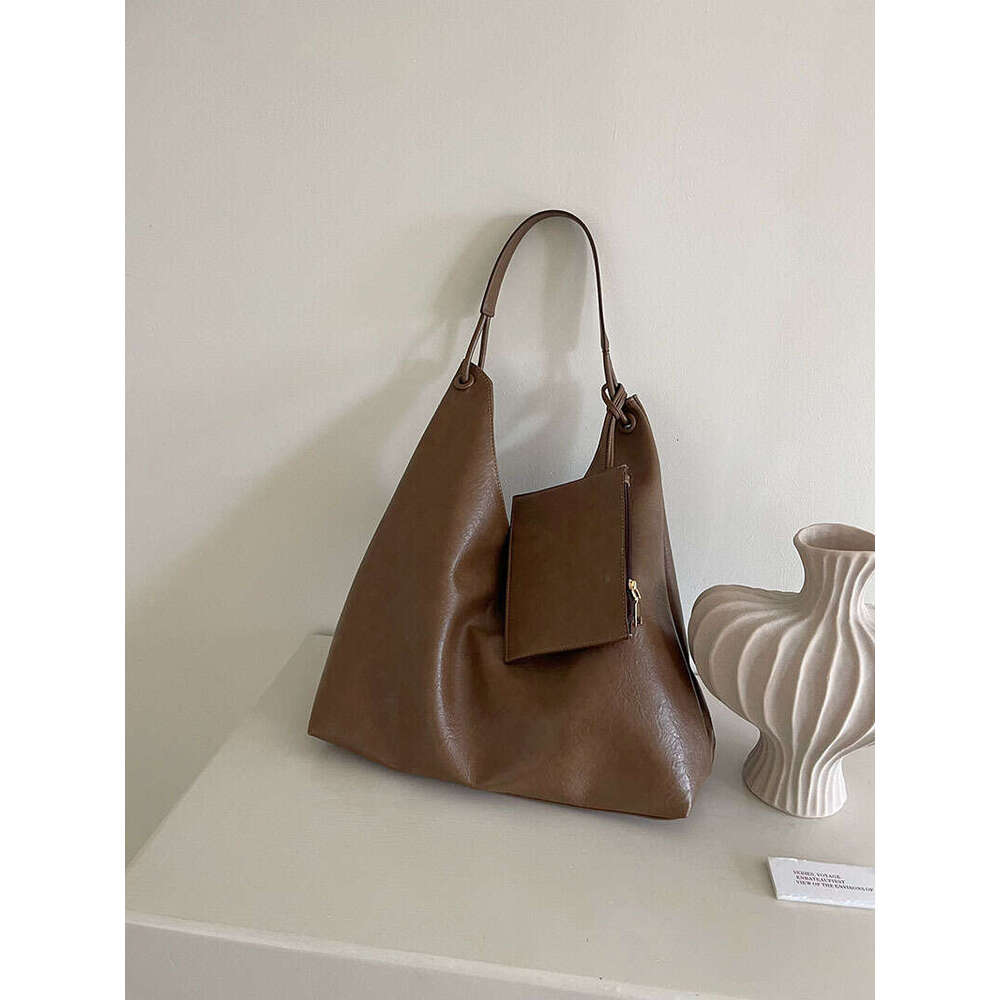 2025 New Autumn Winter Ins Casual Versatile Commuter Large Capacity Soft Leather Tote Student Class Shoulder Bag for Women