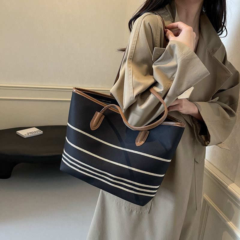 Autumn New Women s Shoulder Bag New Women s Handbag Autumn Texture Commuting Large Capacity Striped Canvas Handbag Autumn New Designer Bag Women s Tot