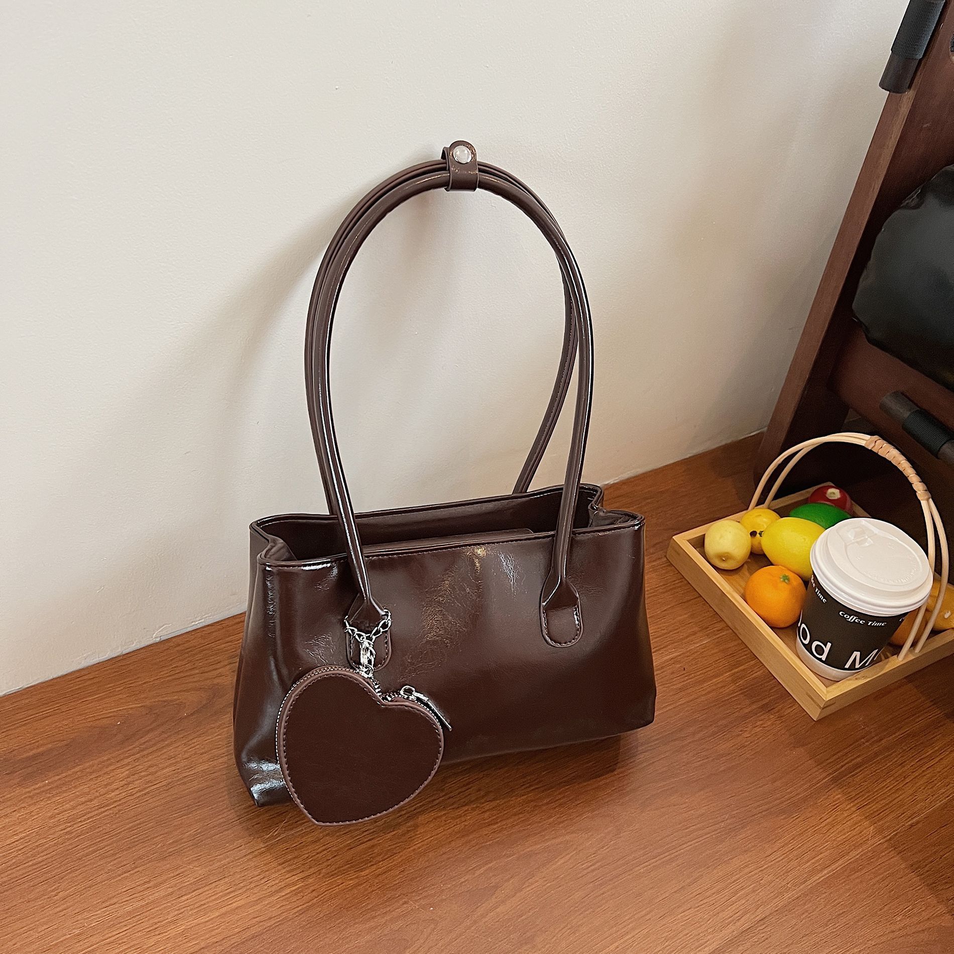 Autumn New Women s Shoulder Bag Autumn Armpit Bag Casual Heart shaped Simple Niche Bright Face Women s Handbag Fashionable Autumn New Designer Bag