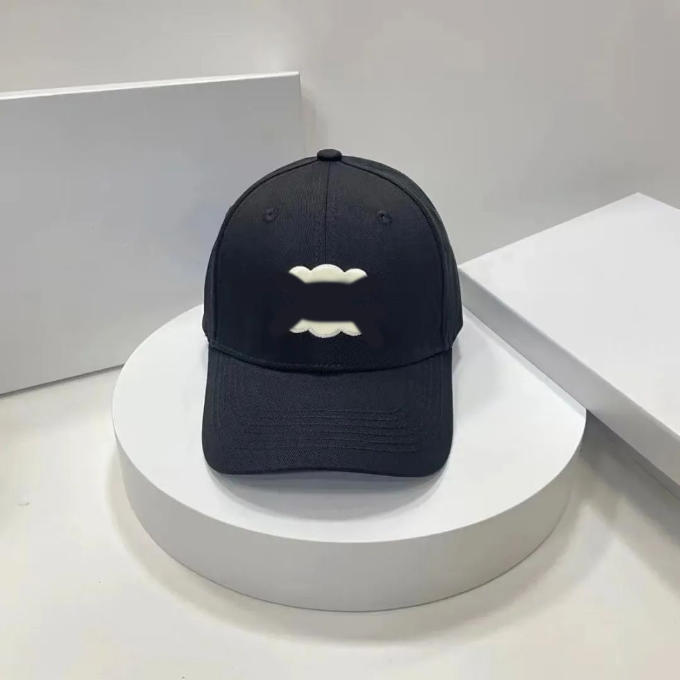 Ball Caps Fashion Designer Hat Women Embroidered Baseball Cap Female Summer Casual Casquette Hundred Take Sun Protection Retro Classic