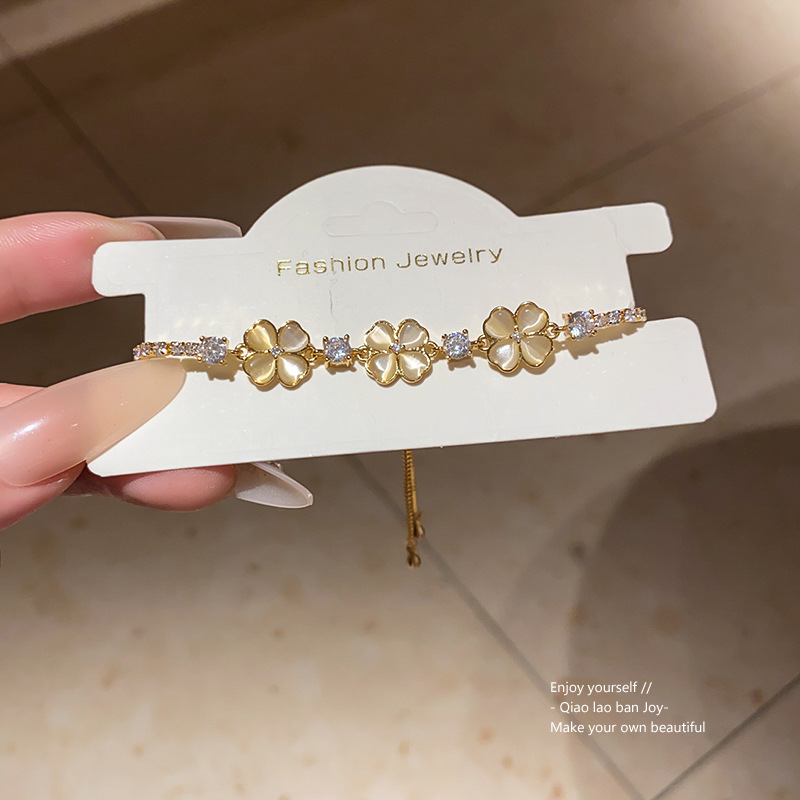 Gold - Tone Shell Flower & Zircon Adjustable Bracelet Elegant And Sweet Party And Daily Wear Gift For Her Delicate And Charming Jewelry