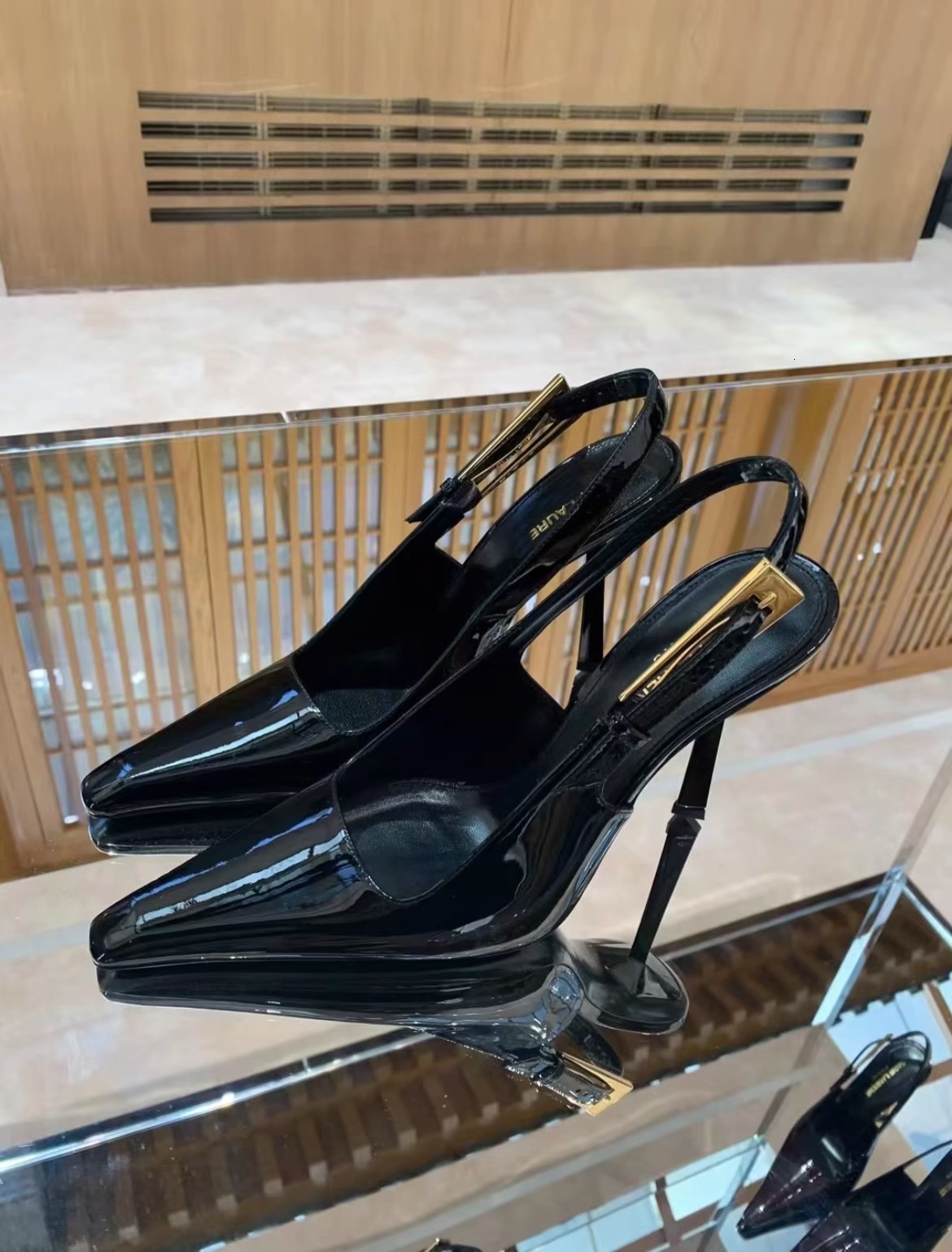 Designer High Heels for Women 2025 Summer New Hollow Black Pointed Toe Elegant Small Gold Heel Patent Leather Closed Toe Stiletto Sandals fd