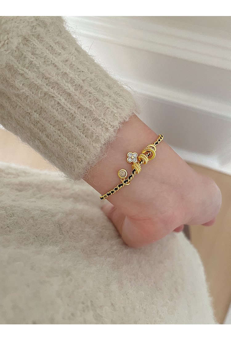 New Style -Inspired Black Gold Four-Leaf Clover Zircon Bracelet Vintage Elegant Weaving Running Ring Jewelry for Women - view 9