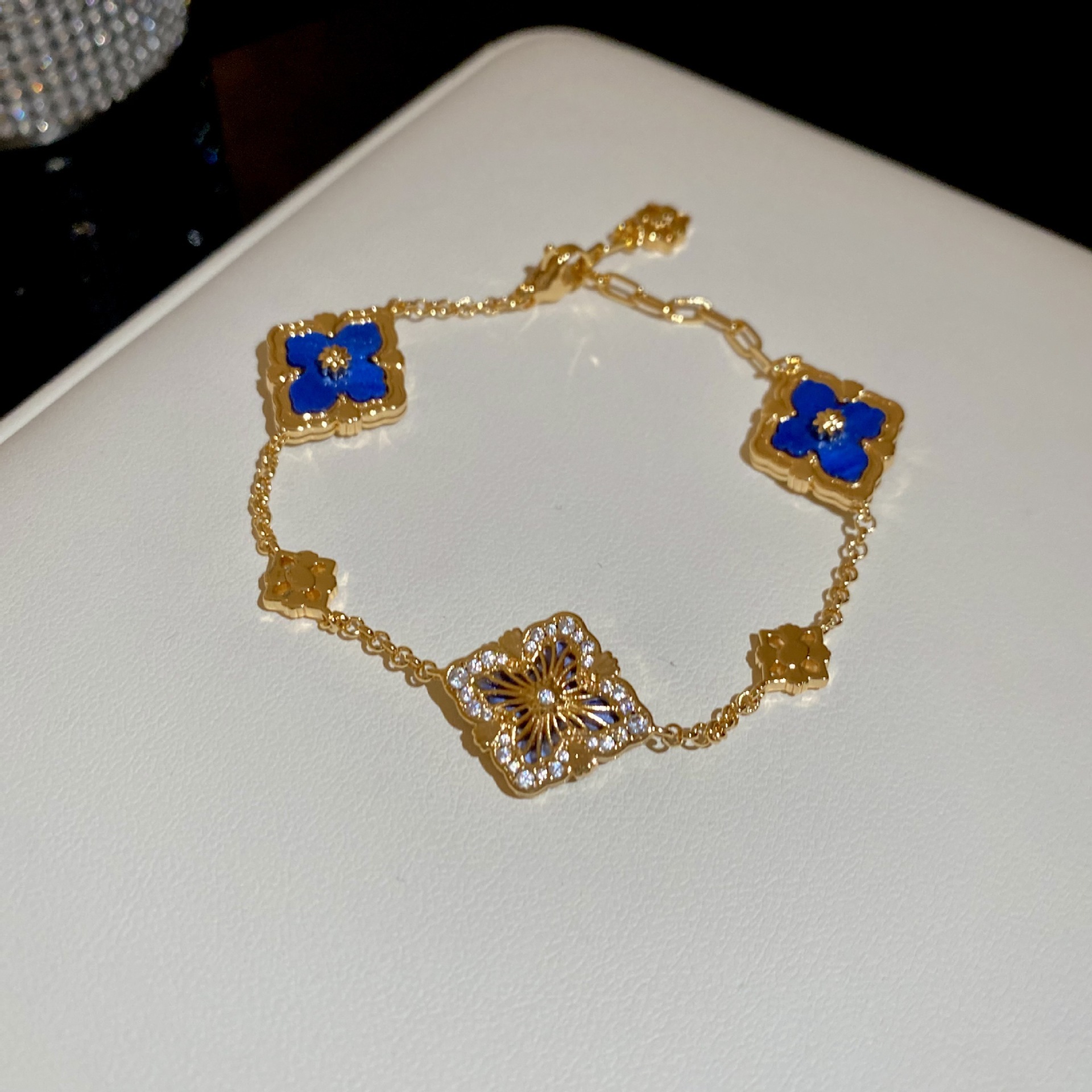 Real Gold Plated Zircon Double-Sided Flower Light Fashion Bracelet Palace Style High-End Elegant Jewelry