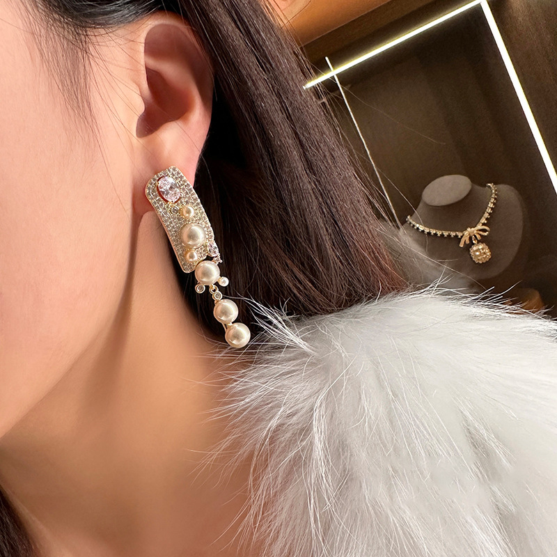 Gold - Tone Square Pearl & Zircon Drop Earrings Glamorous And Elegant Party And Daily Wear Gift For Her Luxurious And Chic Jewelry