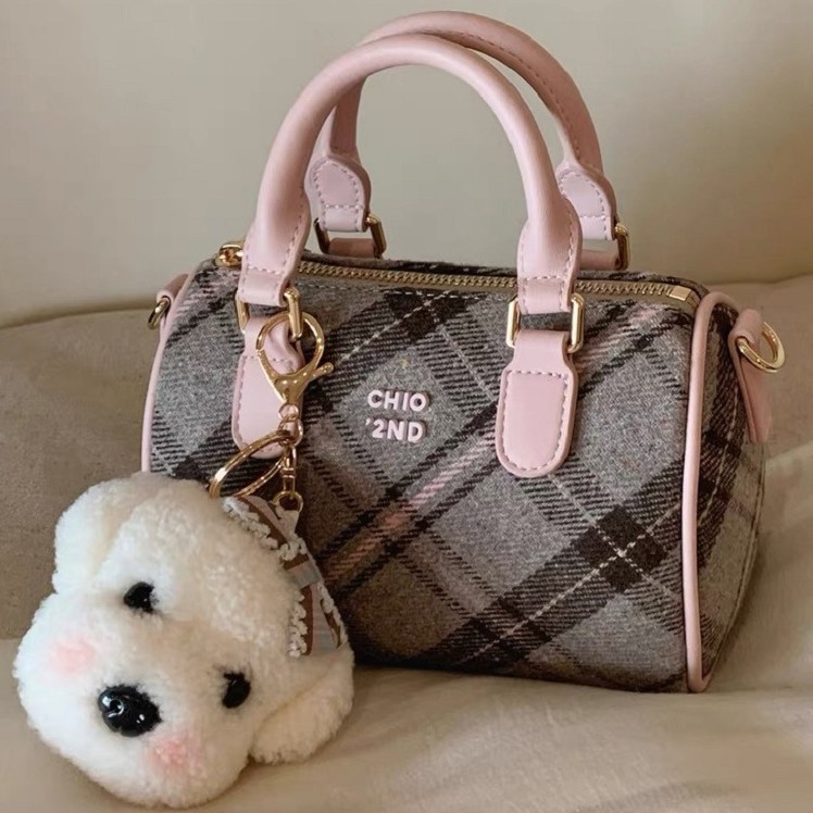 Free delivery designer bags Boston bag Pillow bag women new versatile handbag single shoulder crossbody bag Soft Vegan Leather red white