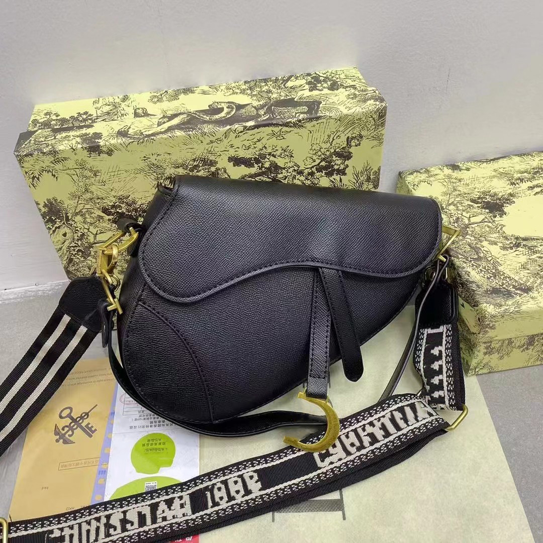 High quality saddle bag Leather bag with box designer bag Luxury tote bag underarm bag Fashion Leather bag women's mini handbag chain bag crossbody