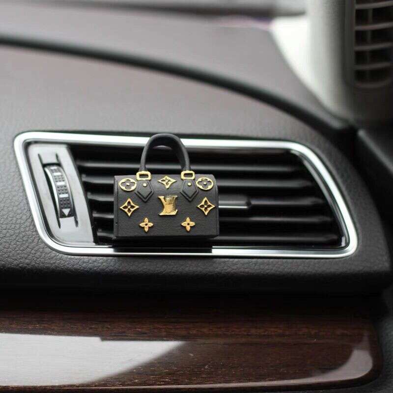 Aromatherapy Car-Mounted Aromatherapycar Perfume Air Conditioner Vent Fragrance Internet Celebrity High-End Bag Shoes Women Car Diffuser Plaster Decor