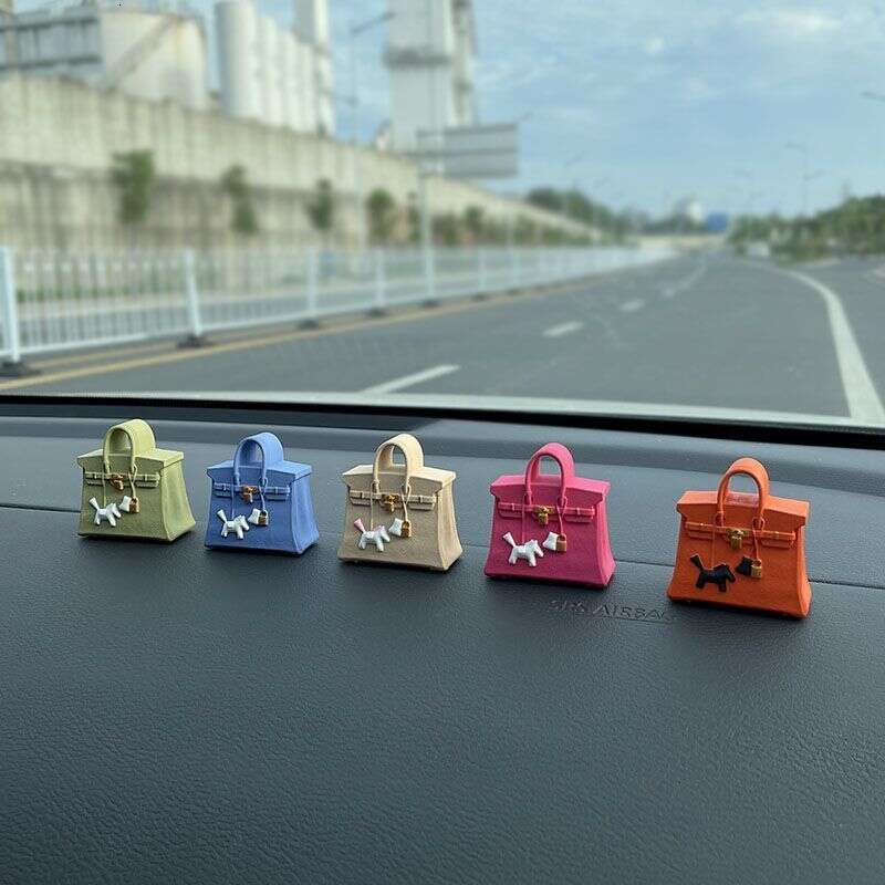 Aromatherapy Car-Mounted Perfume Accessories Ornament Perfume Aromatherapy Car Central Control Decoration For Women High-End Light Internet Celebrity