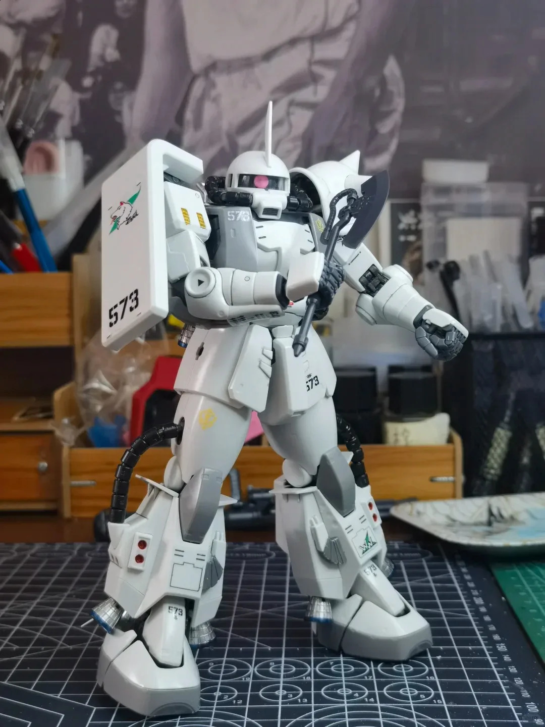 Hg 1144 Mc06c6 R6 Zaku 2 The Base Limited Ver Painting Color Assembly Model Kit Collection Action Robot Plastic Toys 250823