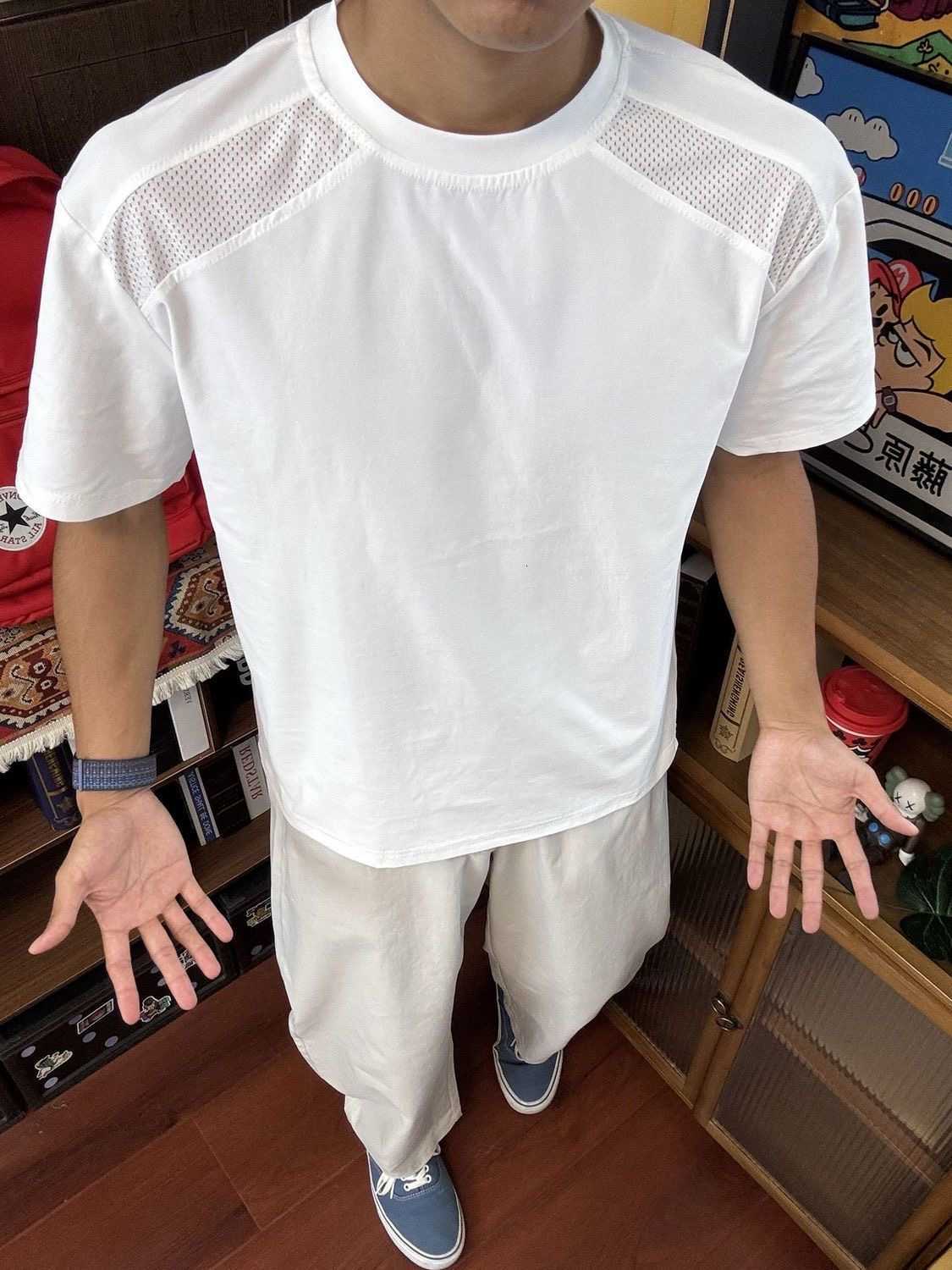 Simple white breathable short-sleeved men's summer cool and stylish high-end multi-purpose t-shirt with good ventilation and sun protection for o