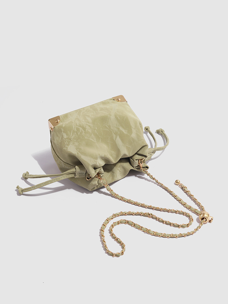 Autumn New Women s Shoulder Bag Chain Cloud Bag Simple Fashion Style Women s Crossbody Bag Casual Versatile Commuter Bag Autumn New Designer Bag