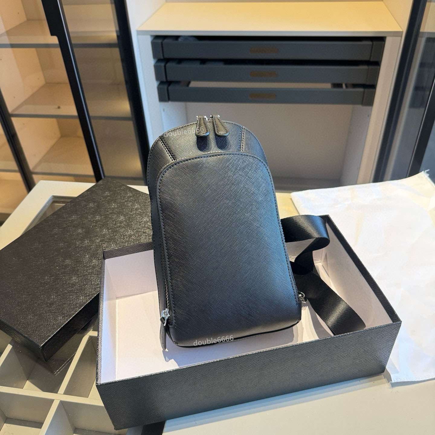 5A Quality Designer Men's Leather Chest Bag Luxury Embossed Man Messenger Bag Fashion Women's Shoulder Bag Daily Commuter Bag Crossbody Bag Fanny Bag Travel Bag