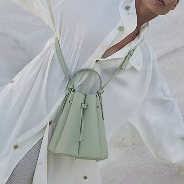 2025 New Polene Niche Design for Women Trendy Single Shoulder Fashion Crossbody Handbag Petal Bucket Bag 91b