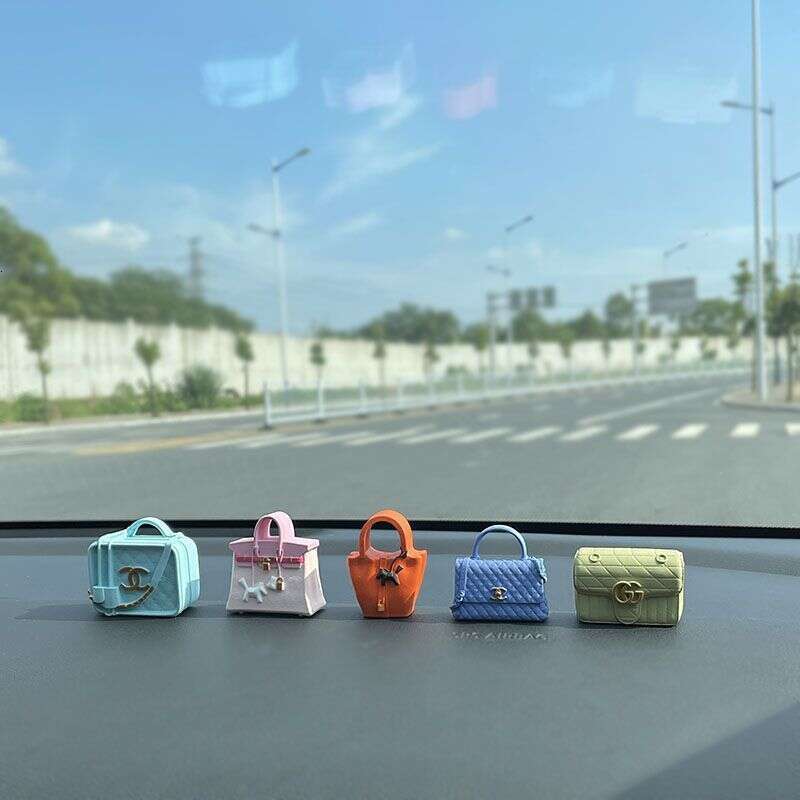 Aromatherapy Car-Mounted Perfume Accessories Ornament Perfume Aromatherapy Car Central Control Decoration For Women High-End Light Internet Celebrity