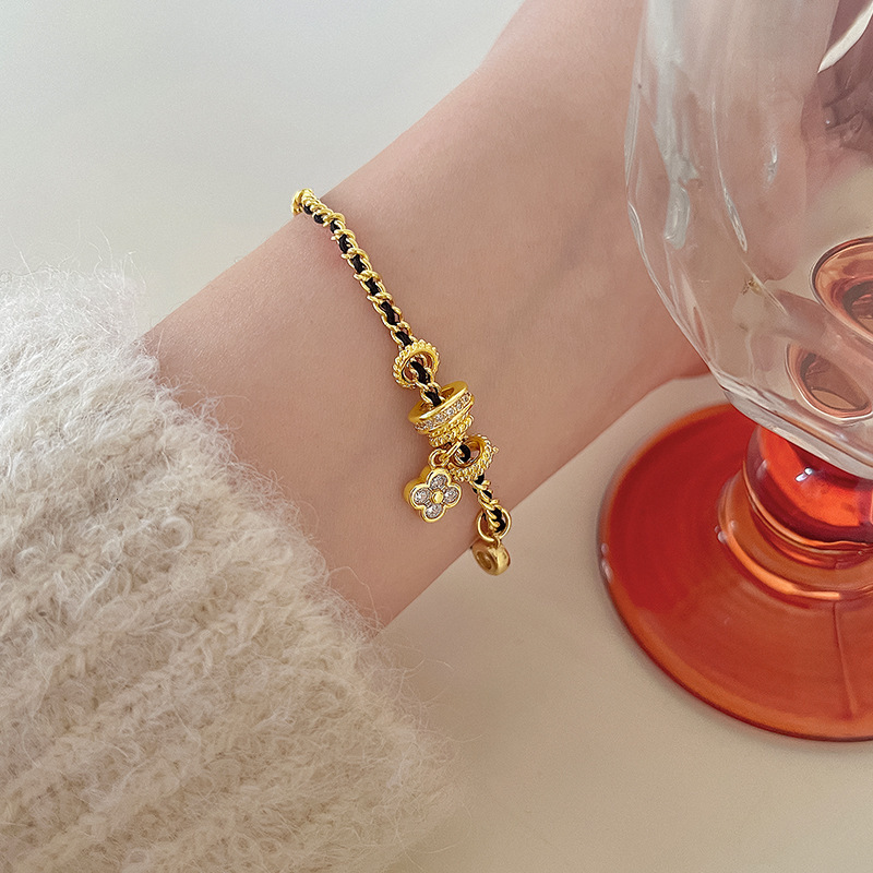 New Style -Inspired Black Gold Four-Leaf Clover Zircon Bracelet Vintage Elegant Weaving Running Ring Jewelry for Women - view 5