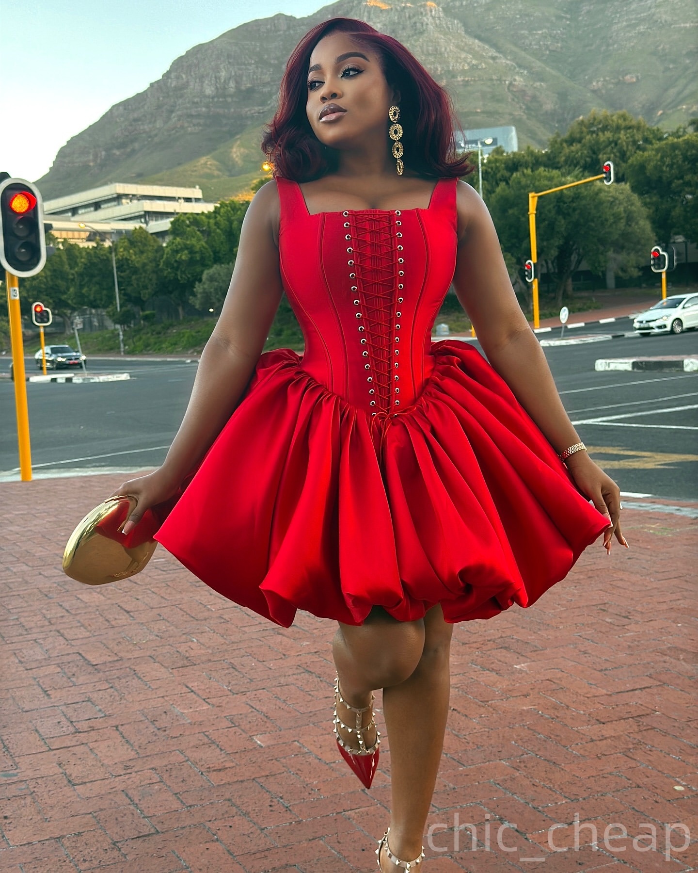 Chic Red Ball Gown Homecoming Dress Spaghetti Corset Satin Short Mini Graduation Cocktail Birthday Dresses For Special Occasions Sweetheart Gowns