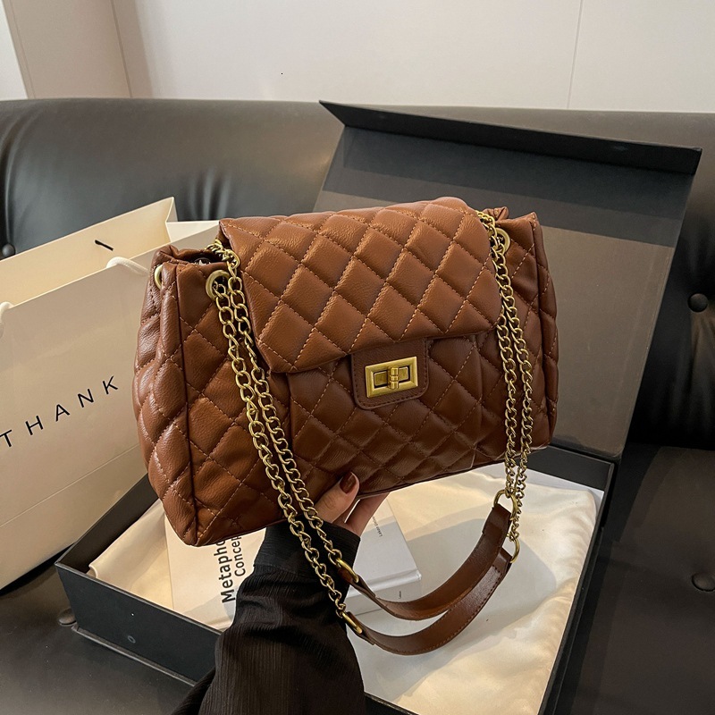 Quilted Chain Bag For Women Large Capacity Fashion Luxury Bag Autumn Winter Shoulder Crossbody Bag Designer Bag Textured Hot Free Delivery To Your Doo