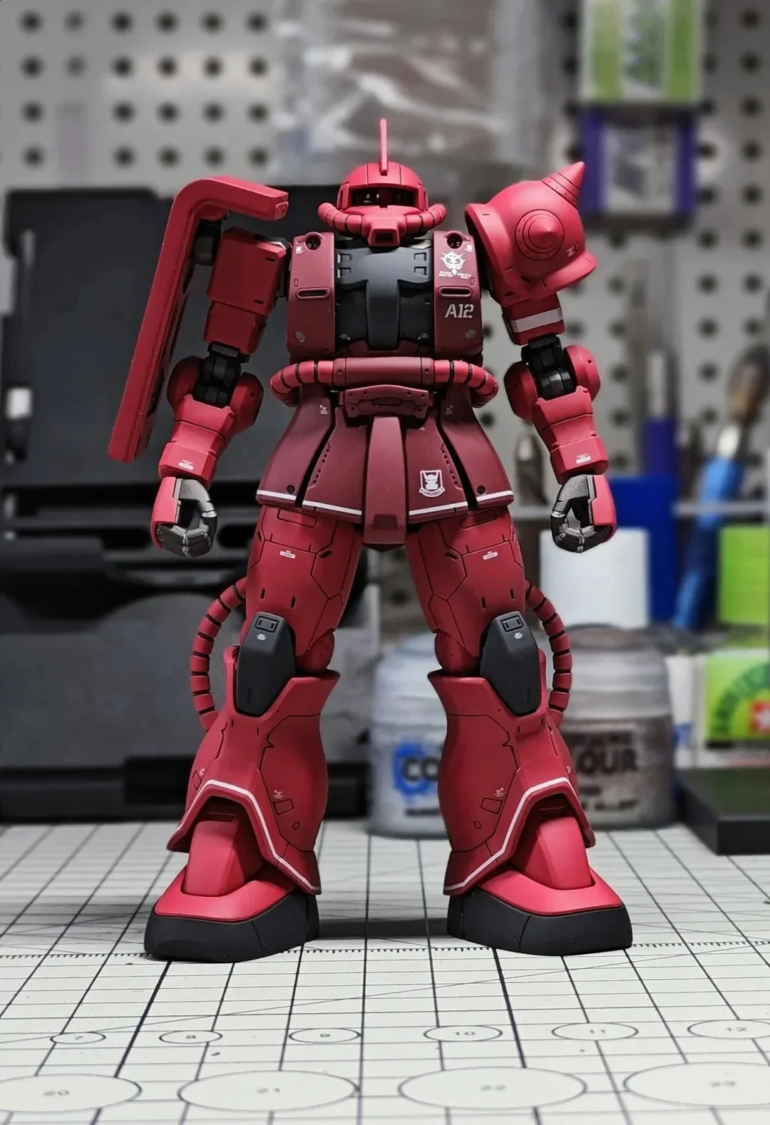 Hg 1144 Mc06c6 R6 Zaku 2 The Base Limited Ver Painting Color Assembly Model Kit Collection Action Robot Plastic Toys 250823