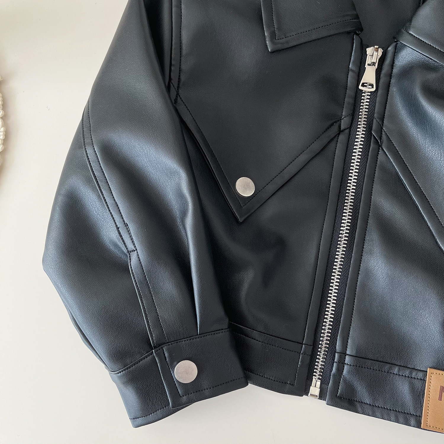 2025 New Korean Style Girls' Autumn Outfit Trendy Kids Temperament Chic Leather Jacket & Pleated Skirt Set