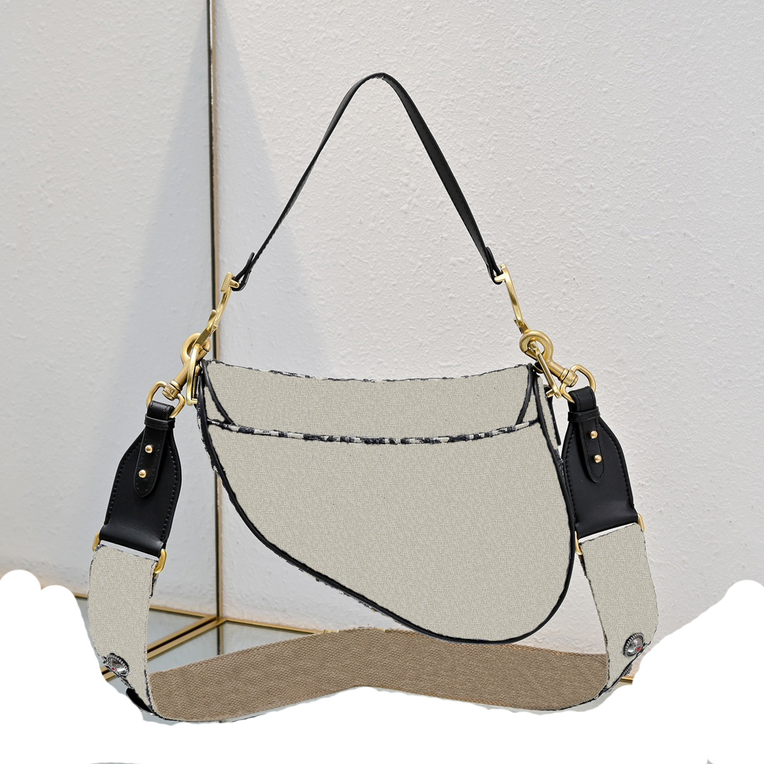 Designer bag crossbody bag Shoulder bag saddle bag ladies bag D6611 With a box