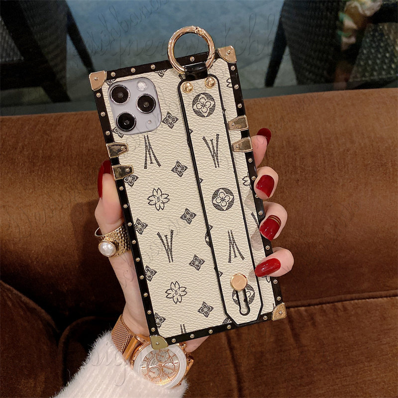 Wristband Designer Phone Case for Apple iPhone 17 Pro Max 16Plus 15 14 13 Samsung S25 Ultra S24 Note 20 Luxury PU Leather ring holder stand Floral Pri