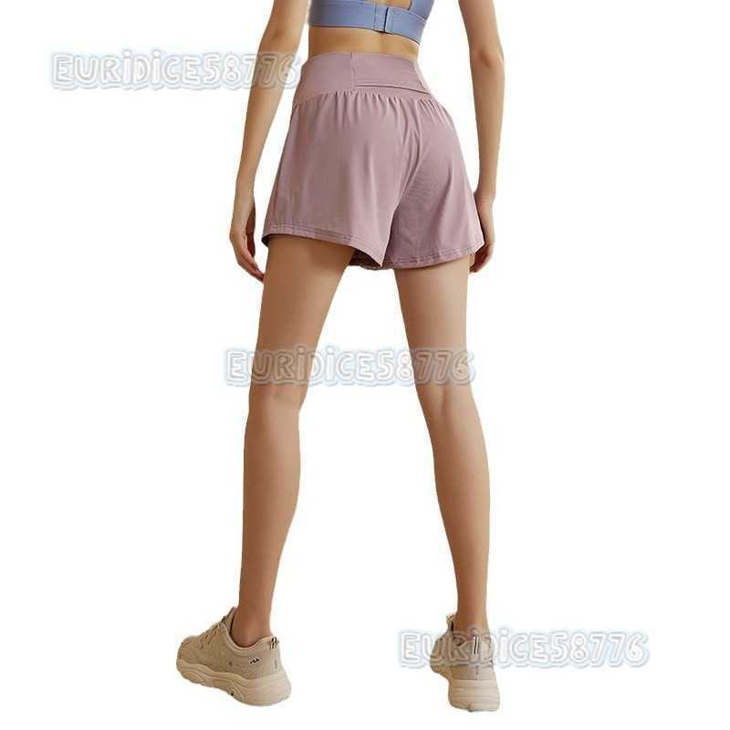 Ice Sensation Quick Drying Fake Twopiece Anti Glare Sports Shorts Womens Loose Fitting Running Fitness High Waist Yoga Pants 3/4 Pants Summer H250825