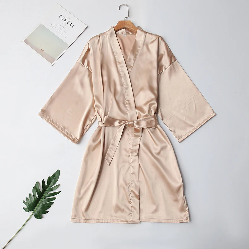 Wedding Party Team Bride Robe With Black Letters Kimono Satin Pajamas Bridesmaid Bathrobe SP2000 250826